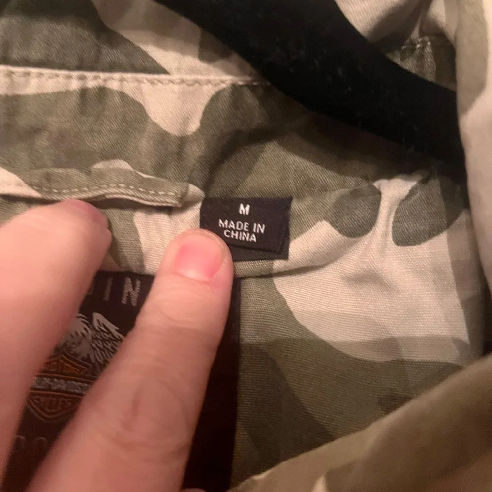 Harley Davidson Women’s utility jacket featuring camo/rose details Sz M - Picture 5 of 8